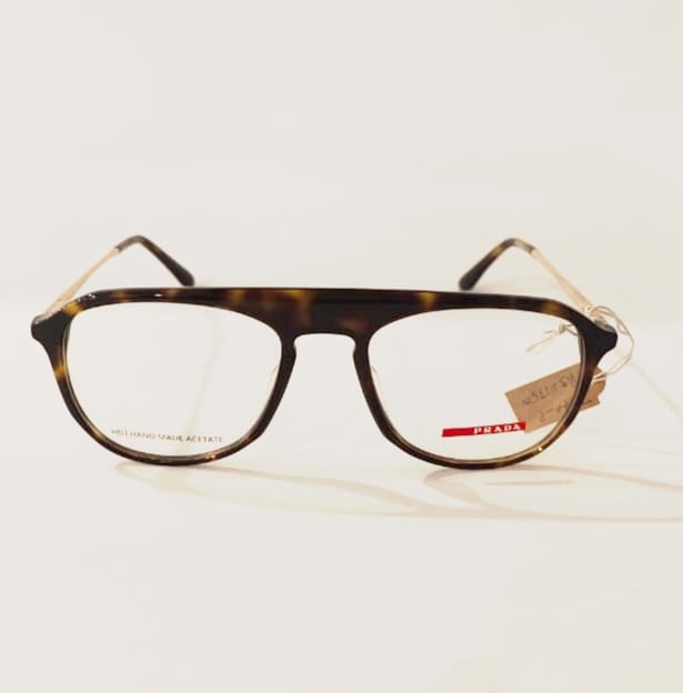 Eyeglass